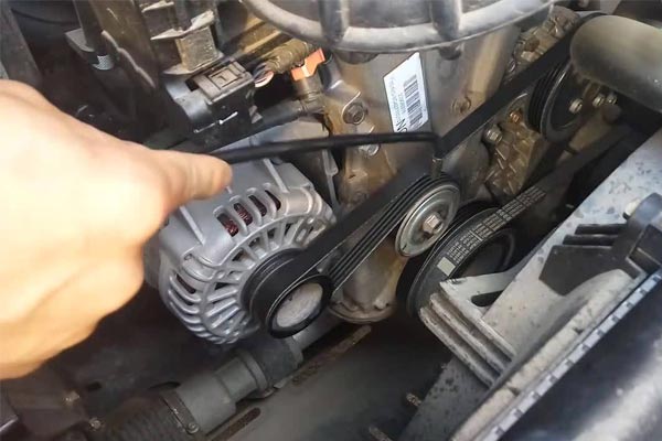 皇姑转速传感器的工作原理是什么？