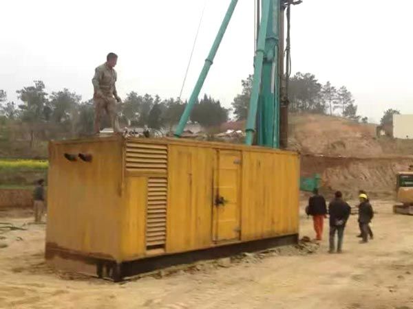 皇姑如何判断水冷式机油散热器密封件是否需要更换?